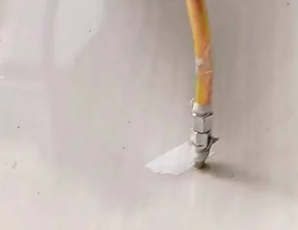 阳江瓷砖空鼓维修公司专业解答在瓷砖铺贴过程中，如果使用的砂料过粗（如全部使用了粗砂），可能会导致以下问题